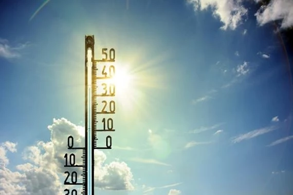 Przed wakacjami każdy śledzi prognozy z nadzieją na idealną aurę. Co mówią długoterminowe przewidywania? Przed wakacjami każdy śledzi prognozy z nadzieją na idealną aurę. Co mówią długoterminowe przewidywania?