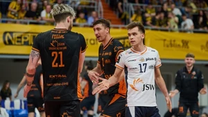 Jakub Jurczyk (z prawej) zostaje w JSW Jastrzębskim Węglu na kolejny sezon