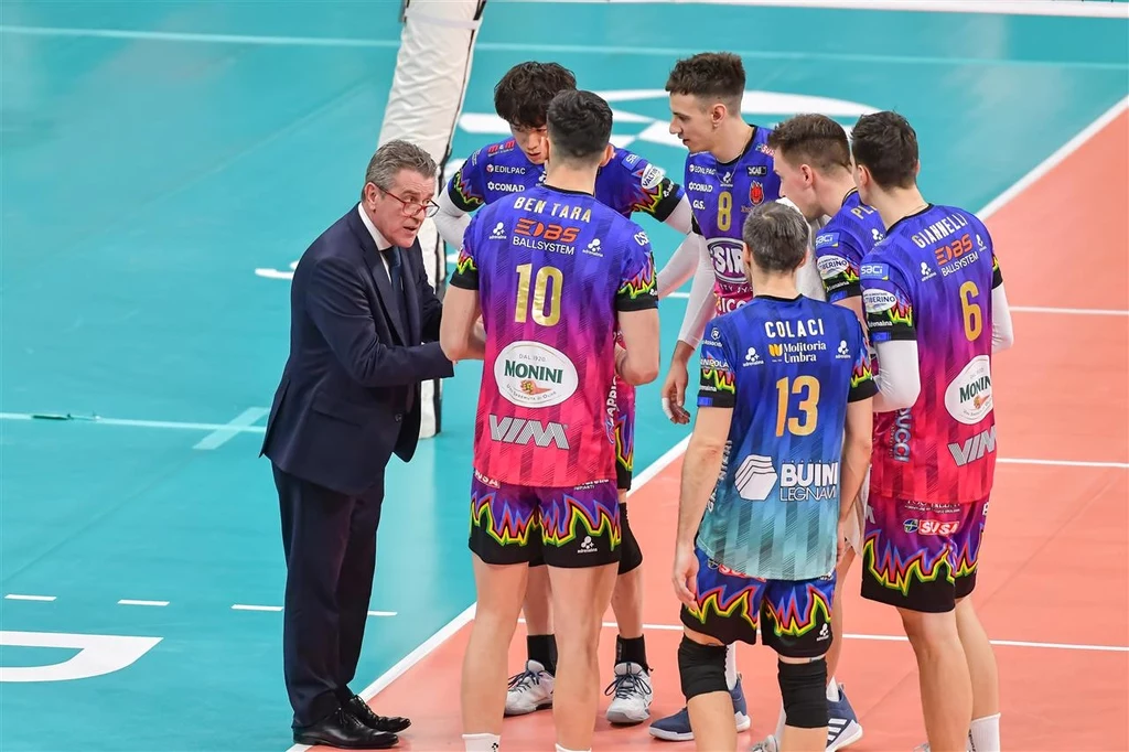 Trener Angelo Lorenzetti i siatkarze Perugii Trener Angelo Lorenzetti i siatkarze Perugii