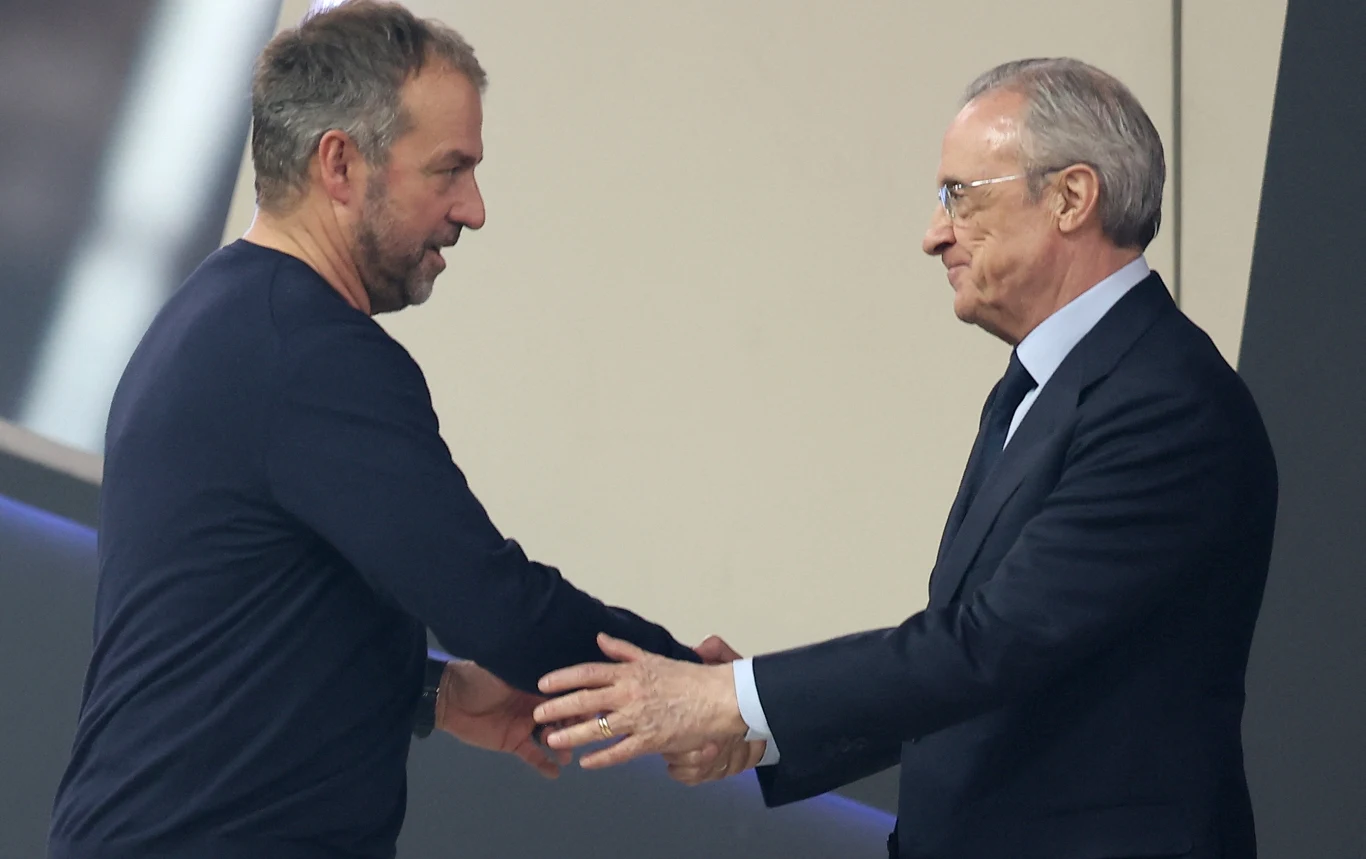 Florentino Perzez (z prawej) w towarzystwie Hansiego Flicka. W sobotni wieczór może nie być okazji do kolejnego spotkania 