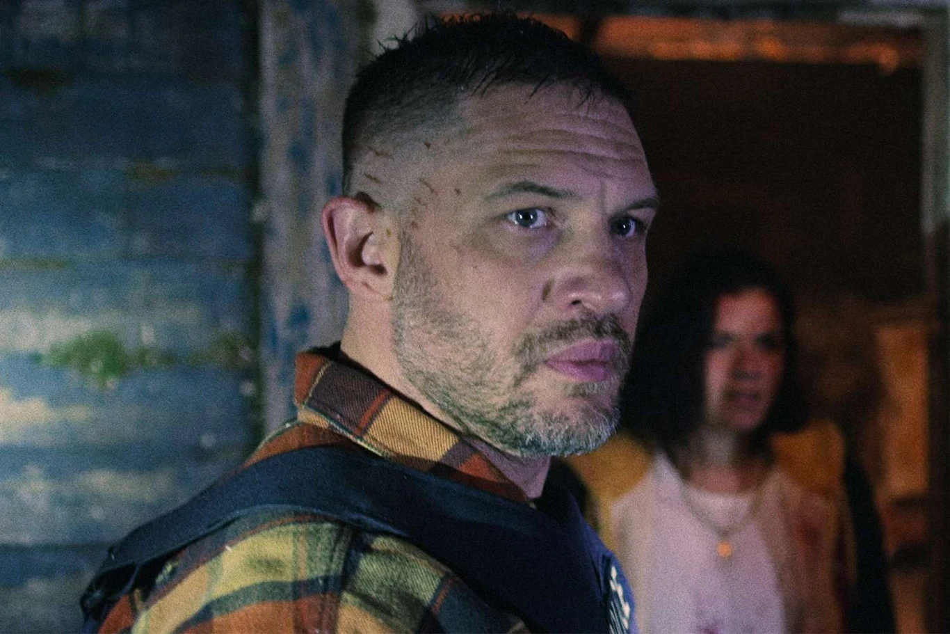 Tom Hardy w filmie "Chaos" Tom Hardy w filmie "Chaos"