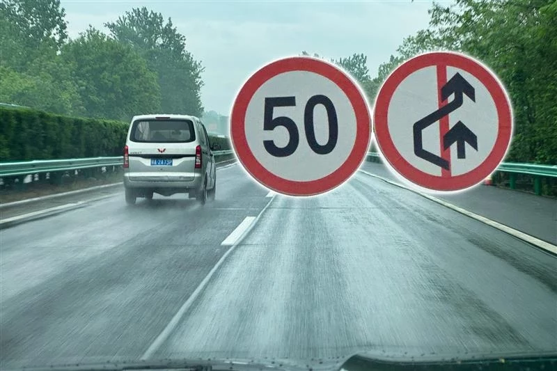 Znak drogowy informujący o zakazie wyprzedzania ma grafikę zupełnie inną niż u nas Znak drogowy informujący o zakazie wyprzedzania ma grafikę zupełnie inną niż u nas