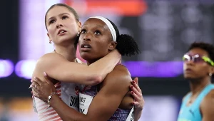 Pia Skrzyszowska i Grace Stark, obok Devynne Charlton