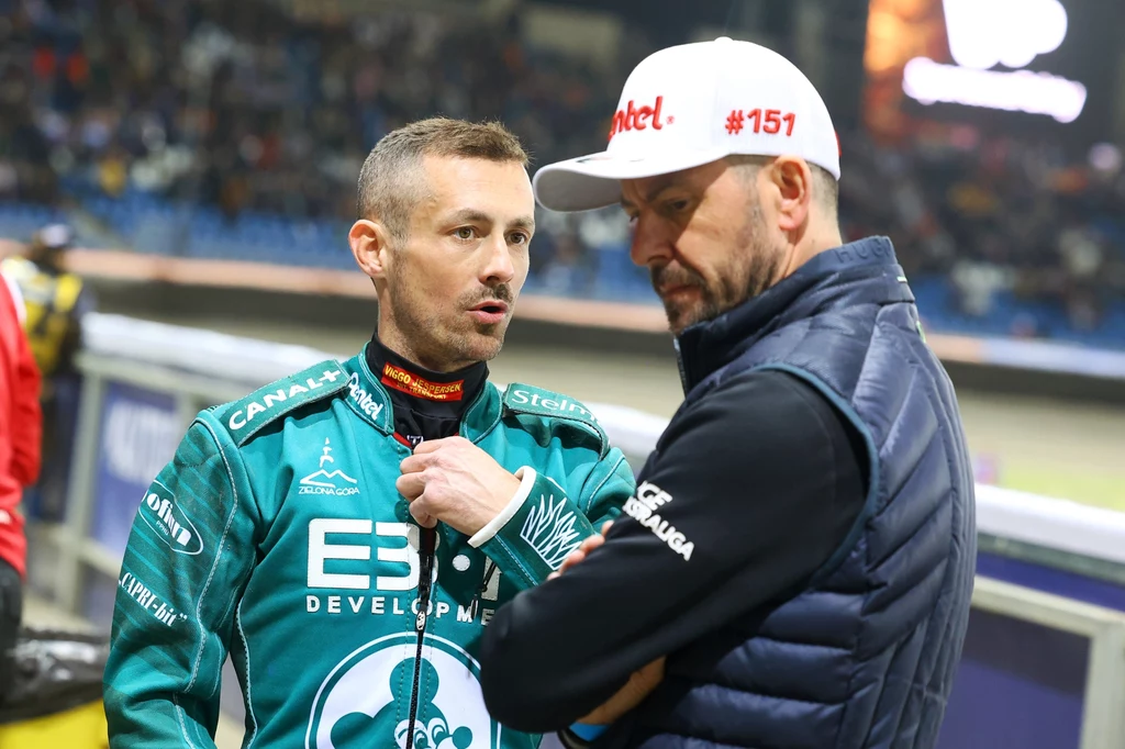 Piotr Protasiewicz winą za słabe wyniki Falubazu obarcza Leona Madsena. A kibice pytają, co zrobił Protasiewicz, żeby zmusić Madsena do zakończenia eksperymentu z silnikami. Piotr Protasiewicz winą za słabe wyniki Falubazu obarcza Leona Madsena. A kibice pytają, co zrobił Protasiewicz, żeby zmusić Madsena do zakończenia eksperymentu z silnikami.