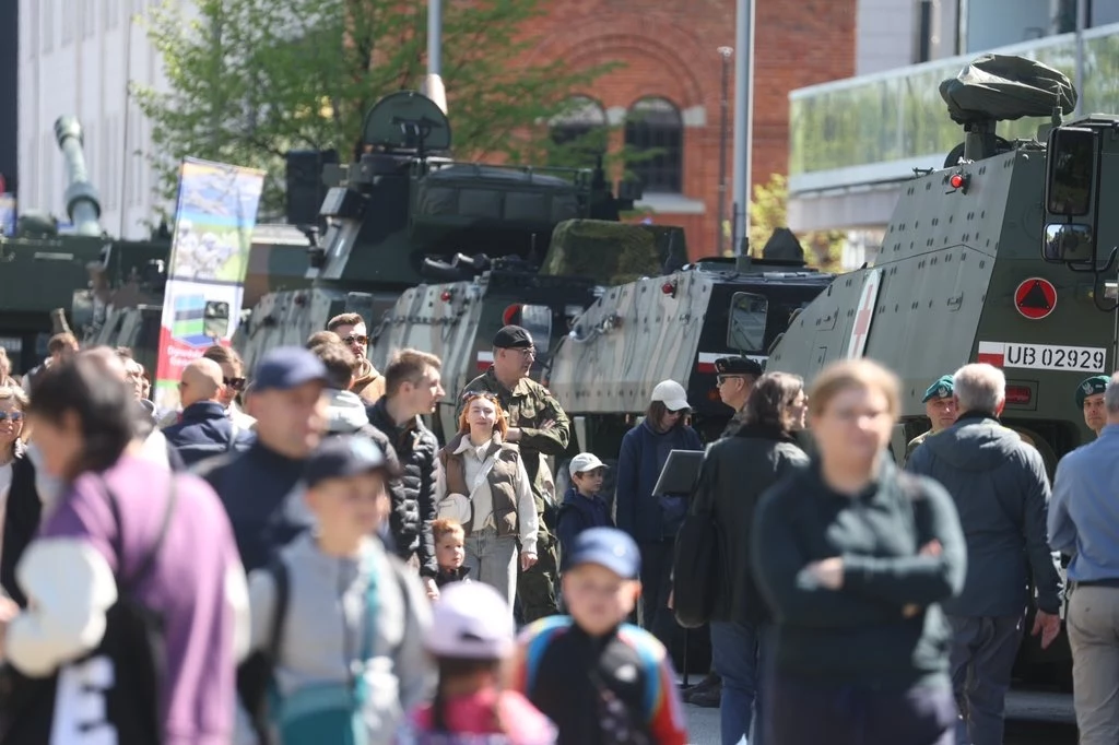 Tysiąclecie Korony Polskiej. Obchody w Warszawie Tysiąclecie Korony Polskiej. Obchody w Warszawie