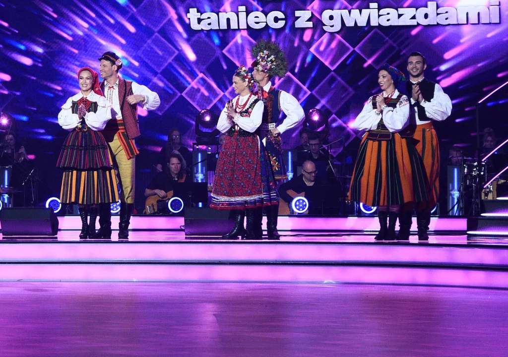 Taniec z gwiazdami. Odcinek 8 z tańcami ludowymi