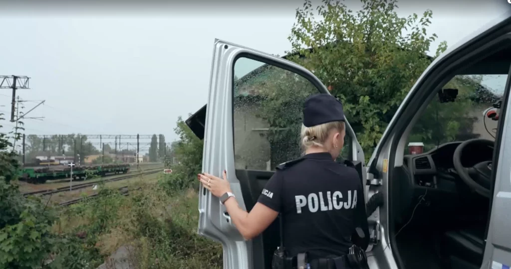 Kadr z serialu dokumentalnego "Policjanci" Kadr z serialu dokumentalnego "Policjanci"