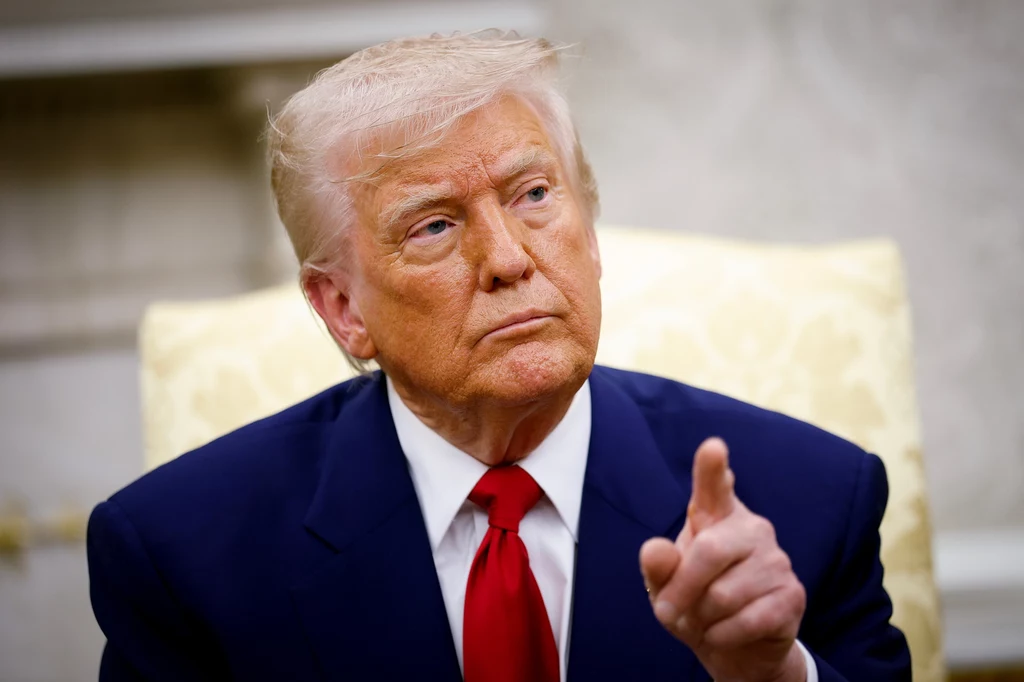 Donald Trump ocenił w wywiadzie, że "ratuje Ukrainę" Donald Trump ocenił w wywiadzie, że "ratuje Ukrainę"