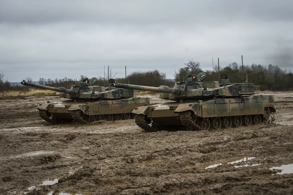 Ćwiczenia specjalistyczne załóg czołgów K2 Black Panther w 9. Braniewskiej Brygadzie Kawalerii Pancernej. Zdjęcie ilustracyjne Ćwiczenia specjalistyczne załóg czołgów K2 Black Panther w 9. Braniewskiej Brygadzie Kawalerii Pancernej. Zdjęcie ilustracyjne