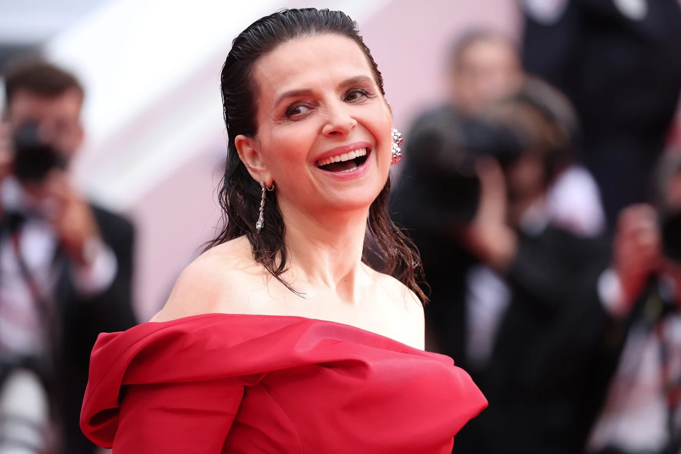 Juliette Binoche, przewodnicząca jury Konkursu Głównego 78. MFF w Cannes Juliette Binoche, przewodnicząca jury Konkursu Głównego 78. MFF w Cannes