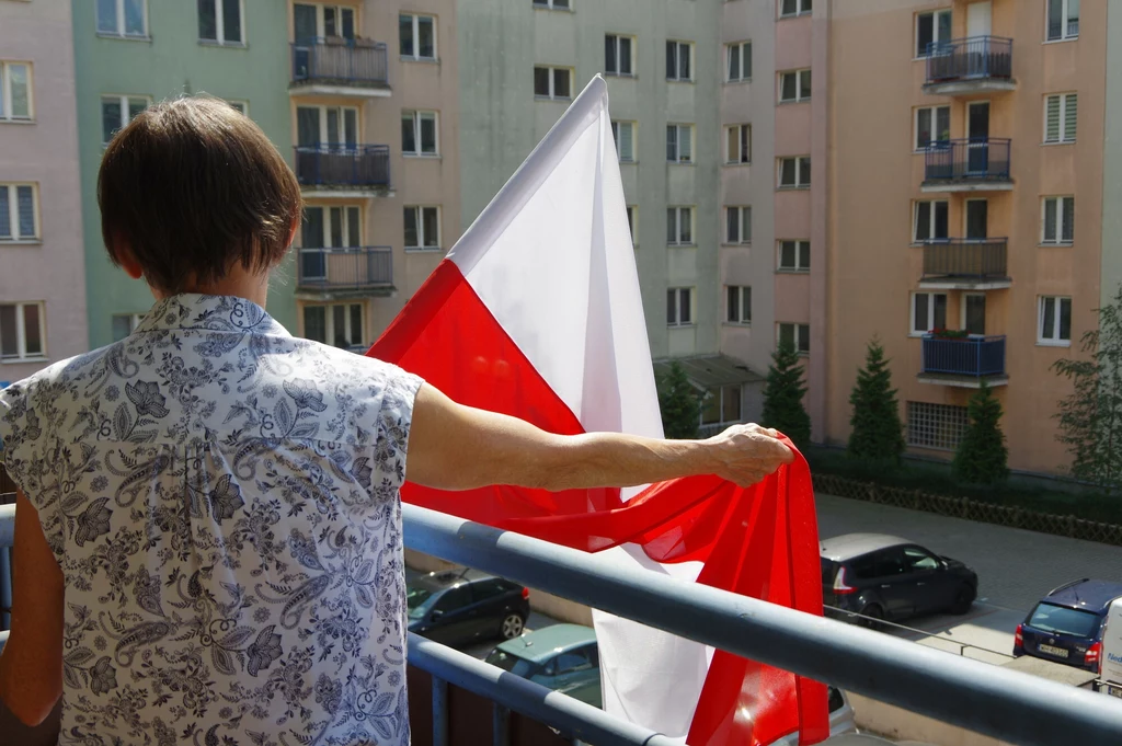 15 sierpnia obchodzimy Święto Wojska Polskiego. Czy trzeba wywiesić flagę?