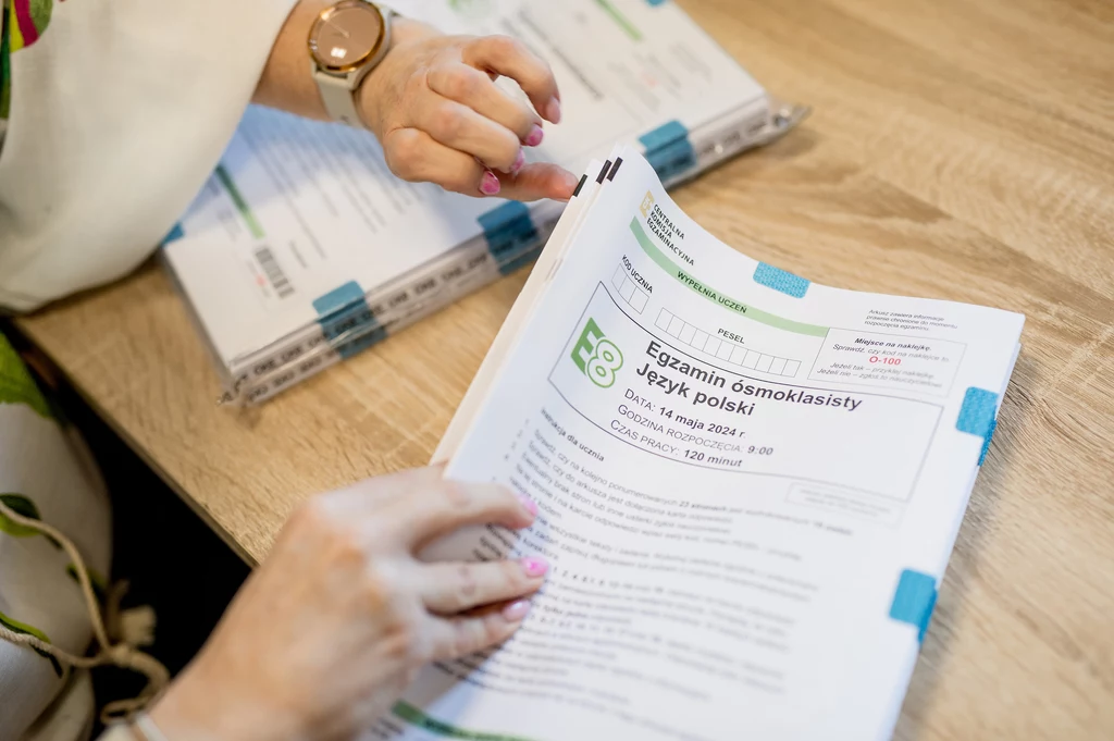 Egzamin ósmoklasisty 2025. CKE opublikuje arkusze później Egzamin ósmoklasisty 2025. CKE opublikuje arkusze później