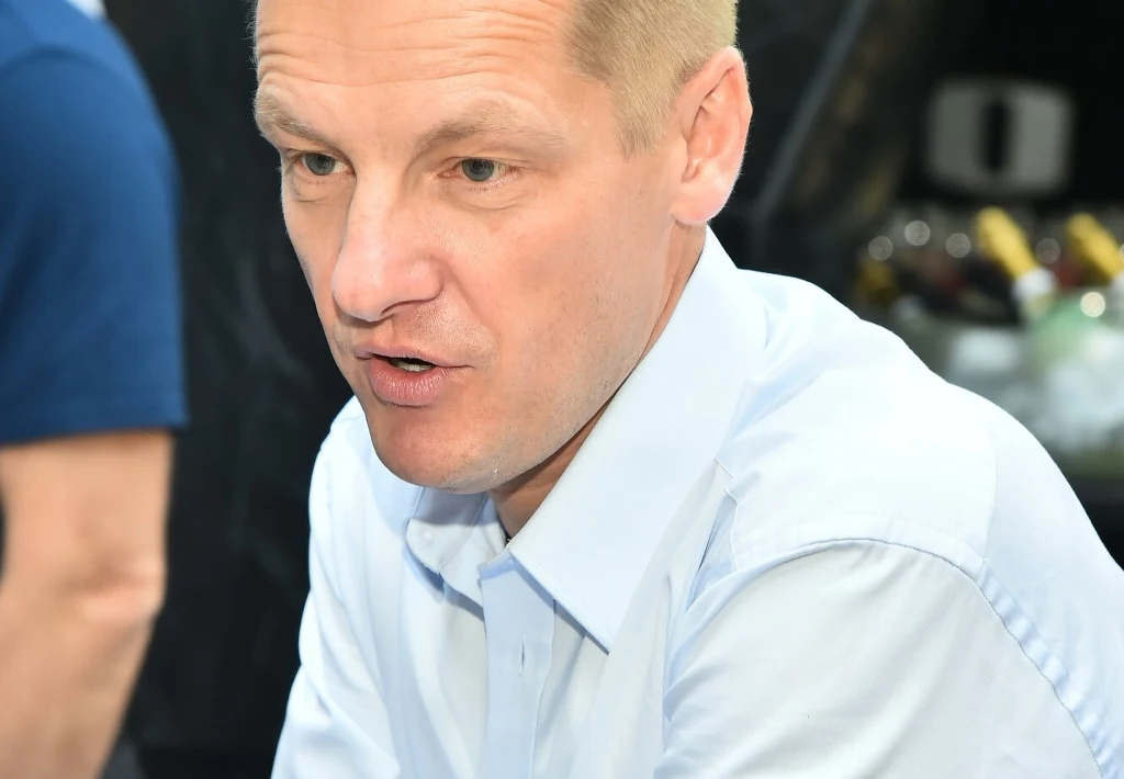 Marcin Mroczek wyjechał na wakacje bez żony?