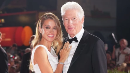 Richard Gere ma słabość do pięknych kobiet. Trzecia żona jest od niego młodsza o 35 lat