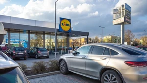 Parkingi pod Lidlem czy Biedronką. Jakie zasady tam obowiązują?