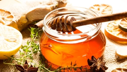 Dlaczego warto jeść miód tymiankowy? 