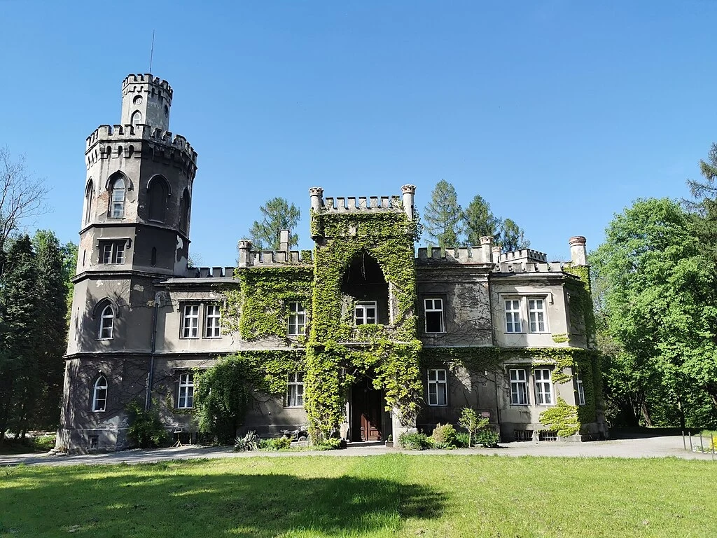 Pałac w Bulowicach w majówkę zamieni się w miejsce tętniące życiem i licznymi atrakcjami. Co przewidziano w programie?