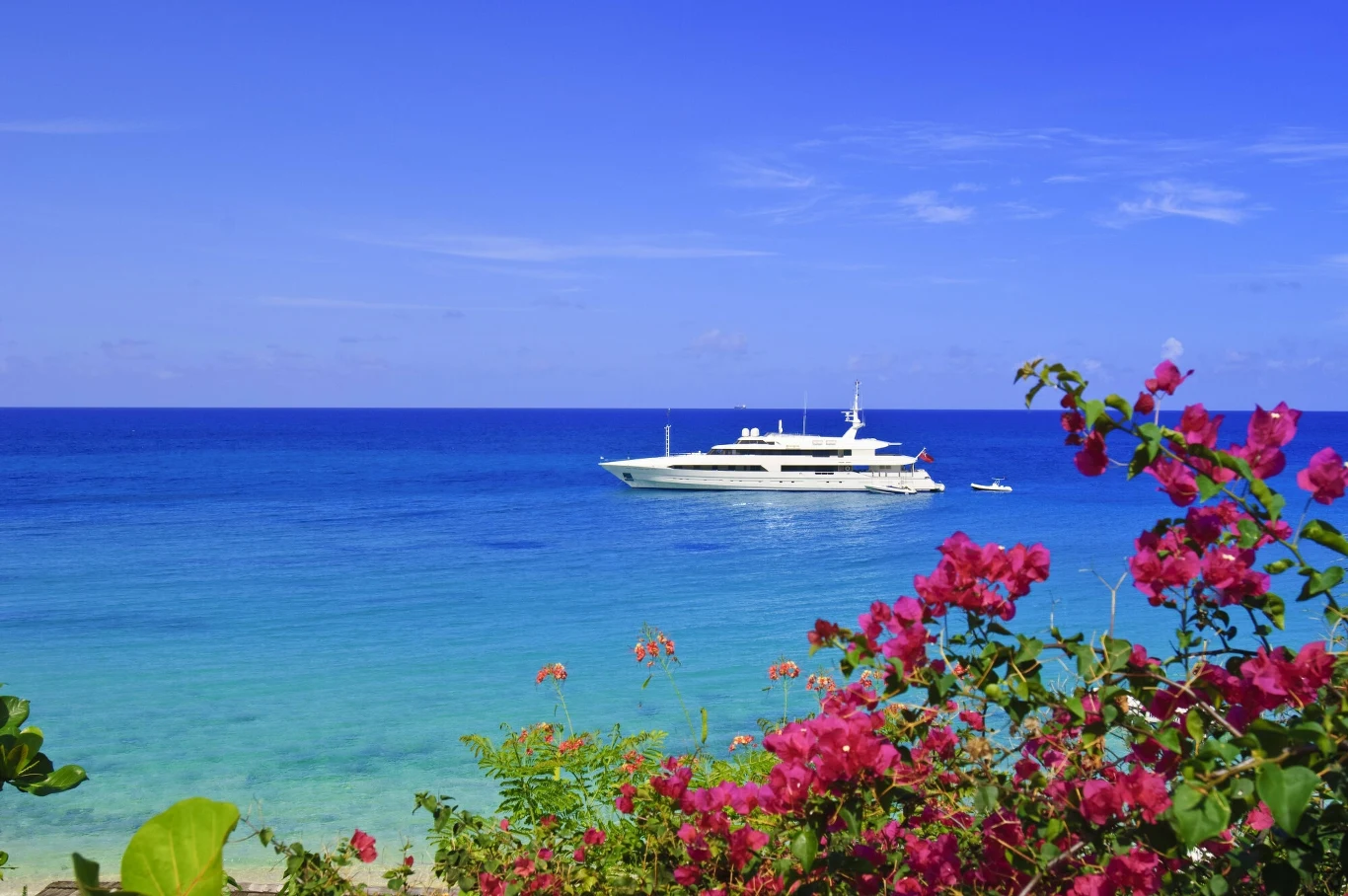 Wyspa Sint Maarten zachwyca turkusową wodą i pięknymi piaszczystymi plażami. Możesz ją odwiedzić bez paszportu Wyspa Sint Maarten zachwyca turkusową wodą i pięknymi piaszczystymi plażami. Możesz ją odwiedzić bez paszportu