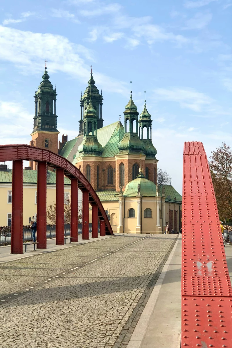 Zwiedzanie Poznania z dobrym przewodnikiem to świetny pomysł na spędzenie majówki