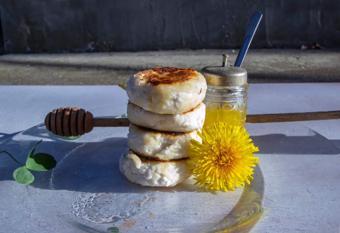 Nazbieraj w parku i zrób obłędne placki śniadaniowe. Mało kto wie, że tę roślinę można jeść Nazbieraj w parku i zrób obłędne placki śniadaniowe. Mało kto wie, że tę roślinę można jeść