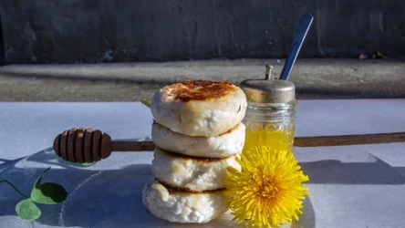 ​Nazbieraj w parku i zrób obłędne placki śniadaniowe. Mało kto wie, że tę roślinę można jeść