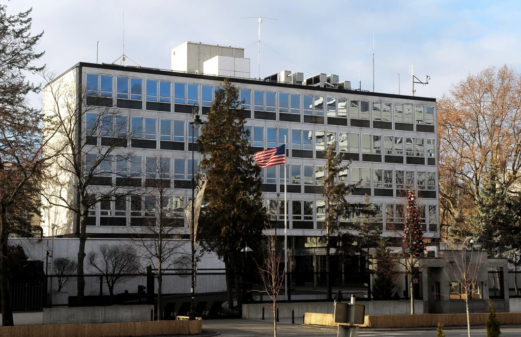 Ambasada USA w Warszawie wydała komunikat skierowany do Polaków Ambasada USA w Warszawie wydała komunikat skierowany do Polaków