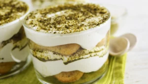 Obłędnie smaczne tiramisu pistacjowe - idealny deser do kawy lub herbaty