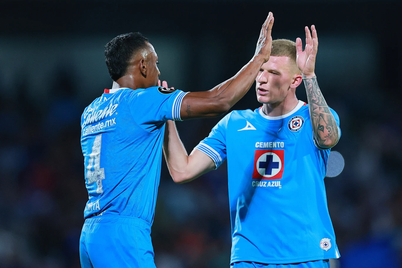 Mateusz Bogusz w barwach Cruz Azul Mateusz Bogusz w barwach Cruz Azul