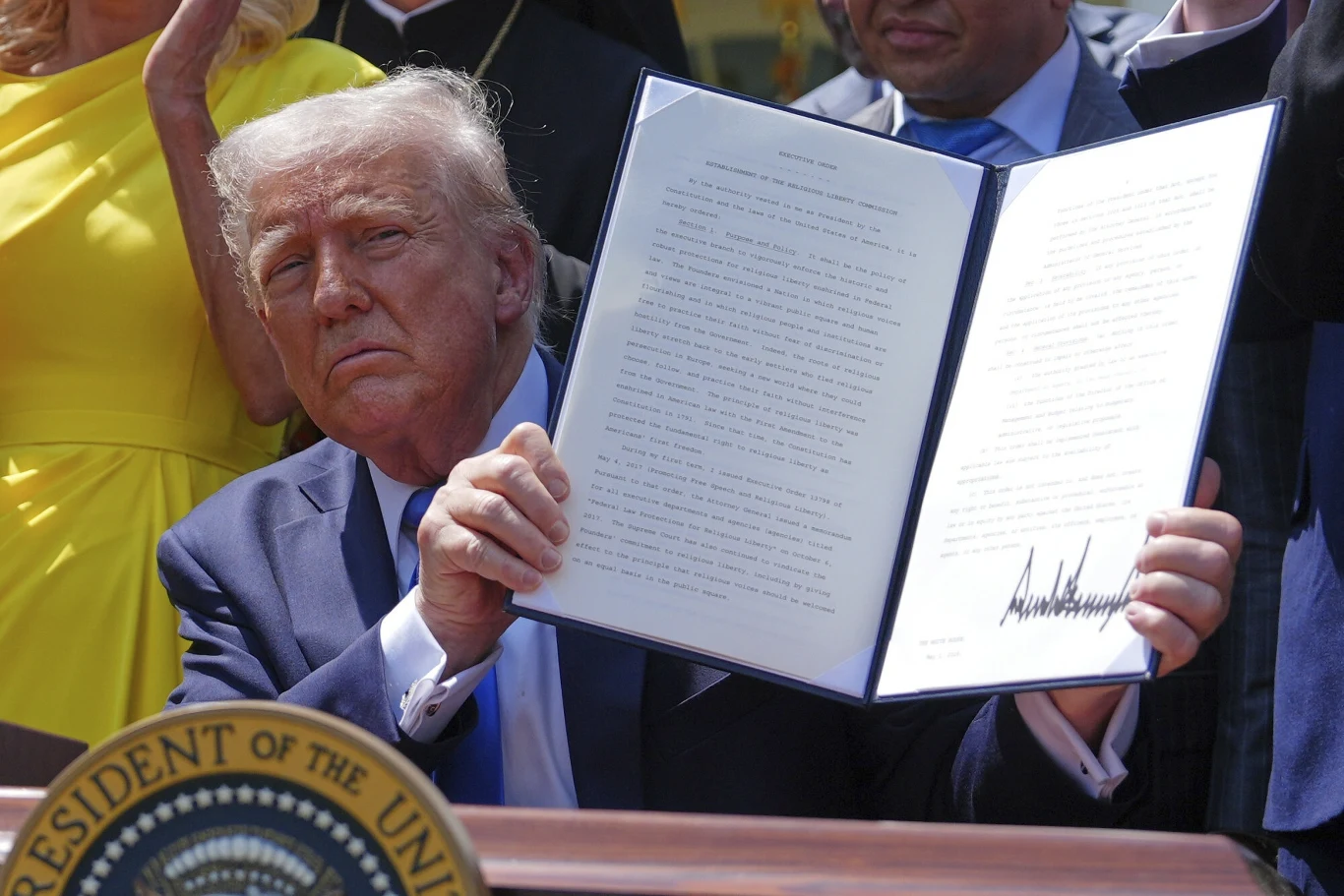 Donald Trump odcina pieniądze mediom publicznym Donald Trump odcina pieniądze mediom publicznym