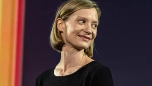 Po drugiej stronie... kamery. Mia Wasikowska o burtonowskiej "Alicji", niezależnym kinie i polskim dzieciństwie