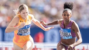 Masai Russell (z prawej) uzyskała w Miramar na Florydzie drugi czas w historii biegu na 100 m przez płotki. Pia Skrzyszowska wystąpi w sobotę w Szanghaju