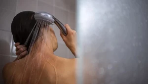 Jak prawidłowo czyścić uszy? Większość robi ten błąd