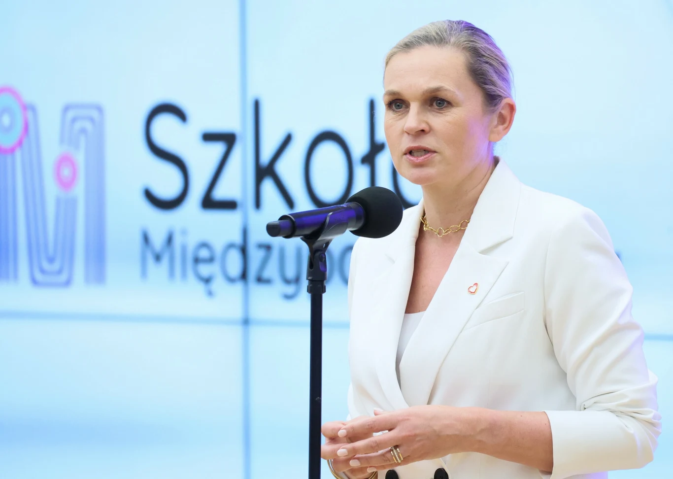 Zakaz używania telefonów w szkołach Zakaz używania telefonów w szkołach