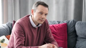 Bruno (Lesław Żurek) w końcu zaimponuje kuratorce