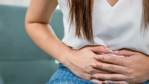 Objawy nietolerancji pokarmowych obejmują nie tylko bóle brzucha, wzdęcia i biegunki. Niektóre dolegliwości mogą wydać się dość nietypowe