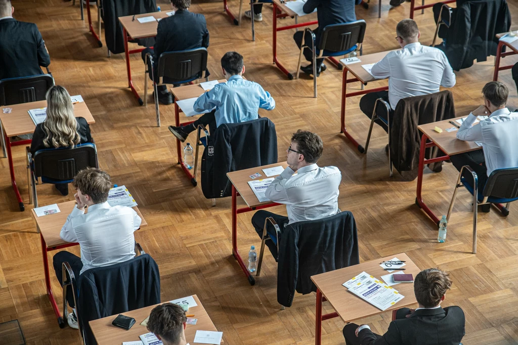 Matura z języka polskiego 2025. Jedna część egzaminu wzbudziła dyskusje Matura z języka polskiego 2025. Jedna część egzaminu wzbudziła dyskusje
