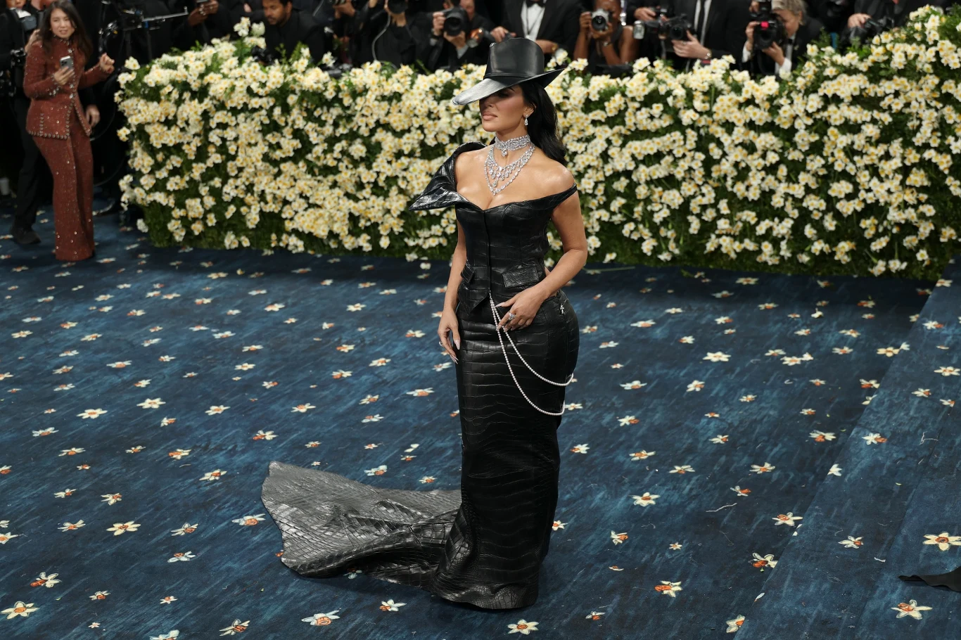 Kim Kardashian zdecydowanie jak co roku przyciągnęła wzrok na Met Gali. Jednak nie ona jedyna wzbudziła sensację tego wieczoru