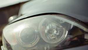 Te składniki każdy ma w domu. Można nimi wyczyścić zmatowiałe reflektory