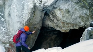Archeolodzy wyruszyli na badania do jaskini, która była miejscem nielegalnych wykopalisk. Odnaleźli tam ślady neandertalczyków. Zdjęcie ilustracyjne.