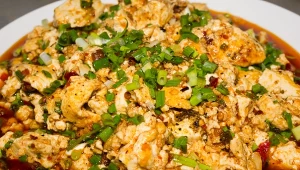 Móżdżek wieprzowy lub cielęcy to rarytas z czasów PRL.