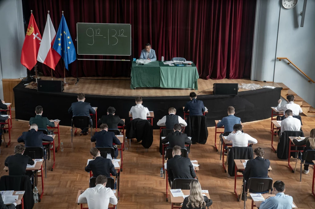 Matura 2025. Wyciek na egzaminie z matematyki Matura 2025. Wyciek na egzaminie z matematyki