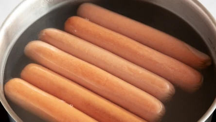 Zamiast gotowania parówek, należy je jedynie podgrzewać