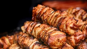 Wyraziste i soczyste szaszłyki karkówki 