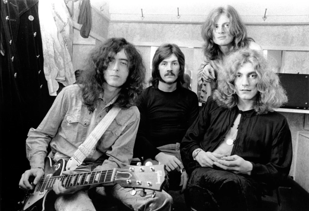 Led Zeppelin w 1969 r. - od lewej: Jimmy Page, John Bonham, John Paul Jones i Robert Plant Led Zeppelin w 1969 r. - od lewej: Jimmy Page, John Bonham, John Paul Jones i Robert Plant