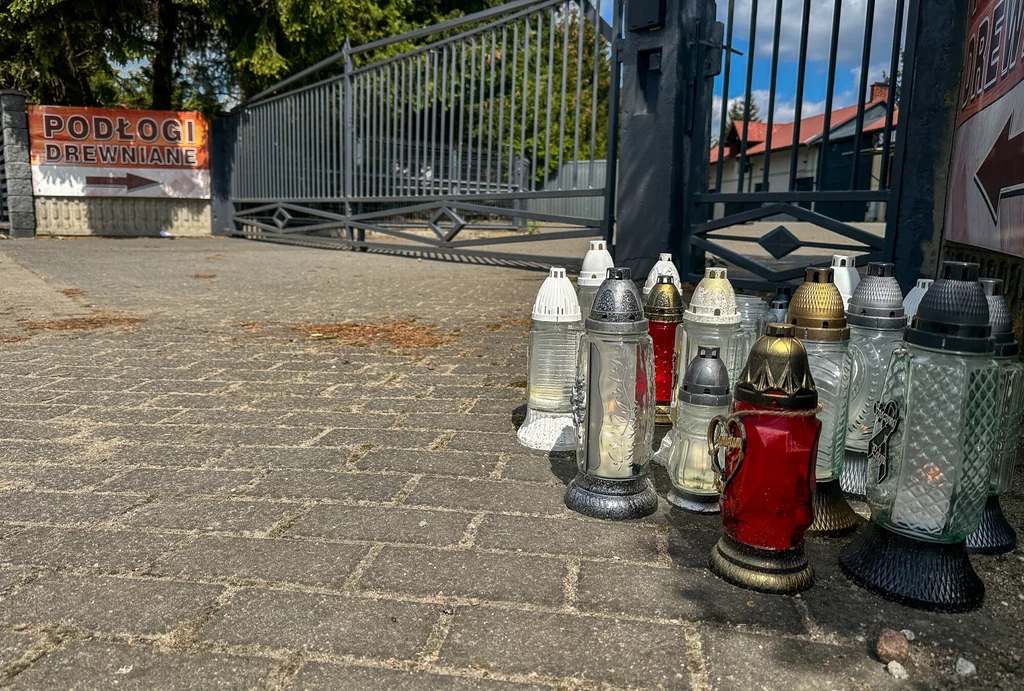 Znicze złożone ku pamięci nieżyjącej Mai z Mławy Znicze złożone ku pamięci nieżyjącej Mai z Mławy