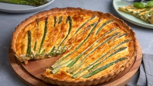 Szparagi są cenione za właściwości wspierające zdrowie. Zawierają silne antyoksydanty