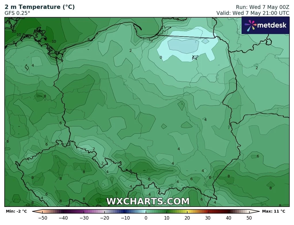 Wieczorem i w nocy wrócą przymrozki, które najsilniejsze będą na północnym wschodzie Mapa pogodowa z prognozą temperatury na obszarze Polski, ukazująca zróżnicowanie cieplne w różnych regionach. Kolorystyka wskazuje na wartości temperatur, a legenda pomaga w ich interpretacji.