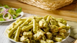 Genialny przepis na pesto z pistacji. Z makaronem smakuje wybitnie