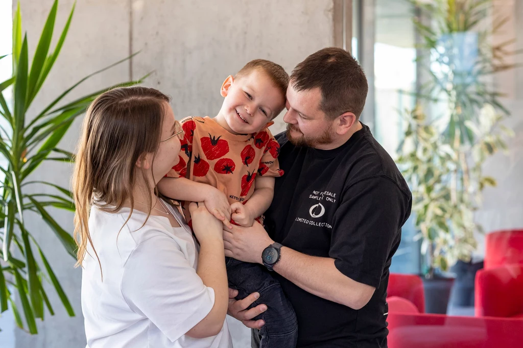 Zuza, Ludwik, Michał - mieszkańcy Domu Ronalda McDonalda w Warszawie na kampusie Warszawskiego Uniwersytetu Medycznego. Fot. Andrzej Bożecki Zuza, Ludwik, Michał - mieszkańcy Domu Ronalda McDonalda w Warszawie na kampusie Warszawskiego Uniwersytetu Medycznego. Fot. Andrzej Bożecki