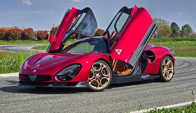 Alfa Romeo 33 Stradale to duchowy następca modelu o tej samej nazwie z lat 60. XX w